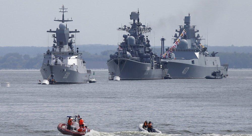 US Navy says Russian destroyer almost collided with cruiser