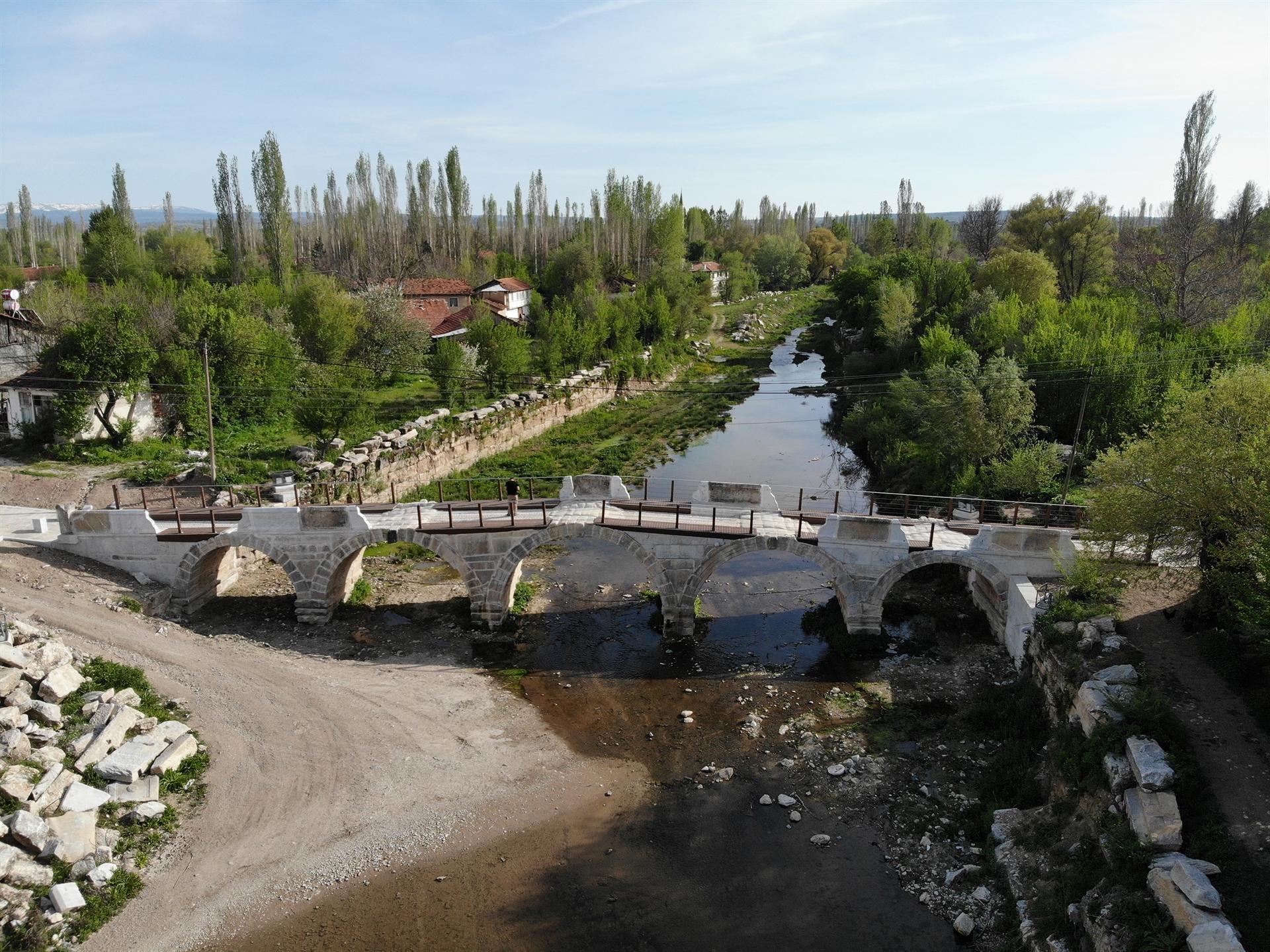Roman tradition of boats to resume in ancient city