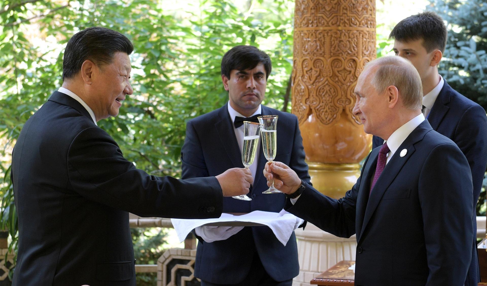 Chinese President Xi celebrates birthday with Putin