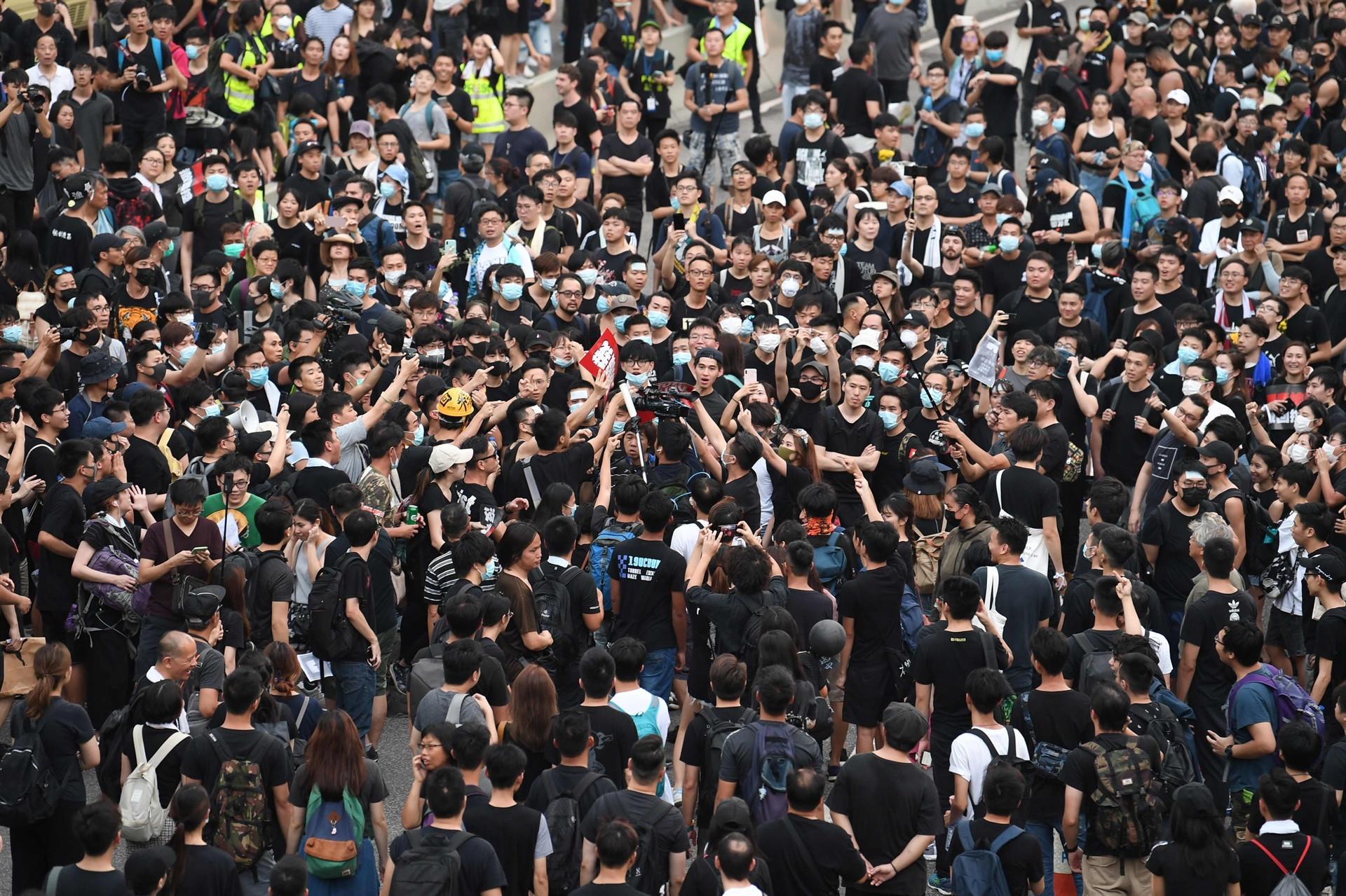 Massive demonstration chokes Hong Kong as extradition anger boils