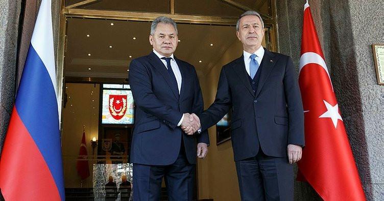 Turkish, Russian defense ministers discuss Syria