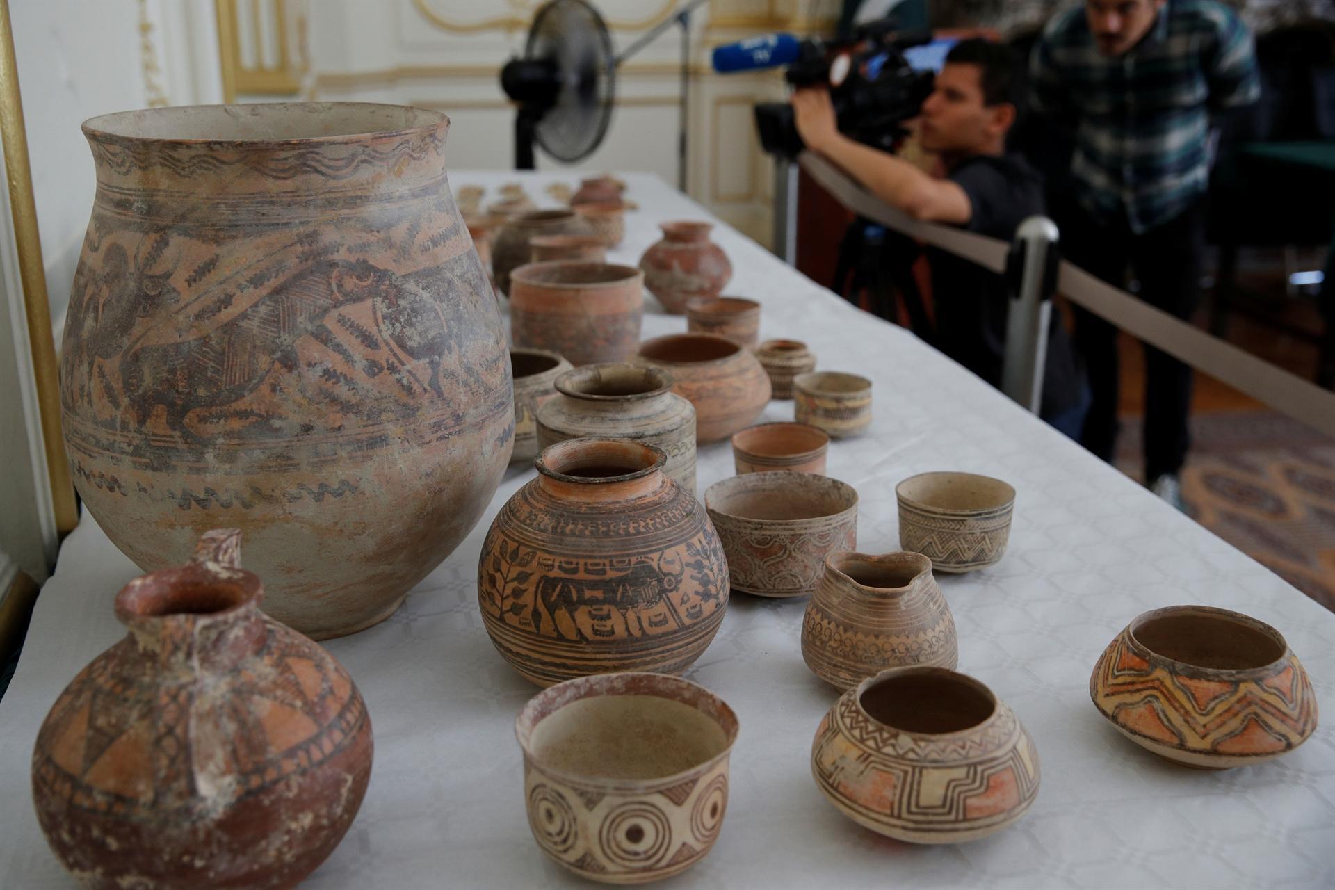 France returns looted relics to Pakistan