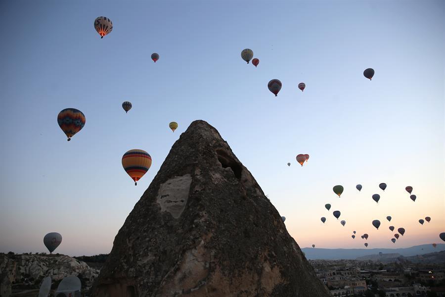 Hot air balloons brighten up Cappadocia skies