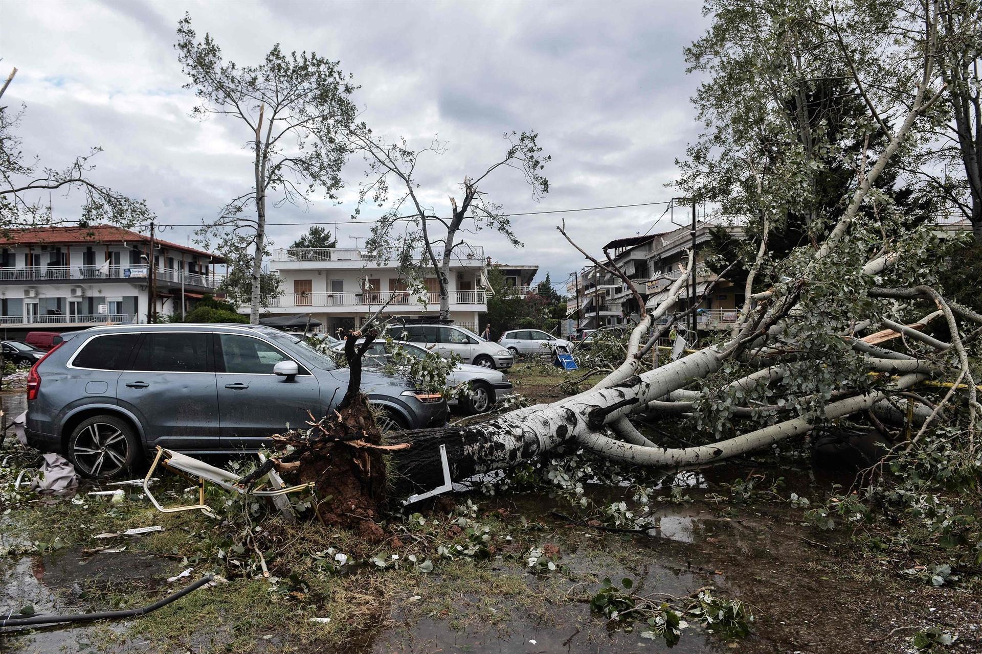 Fierce storms hit Greece killing six foreign nationals