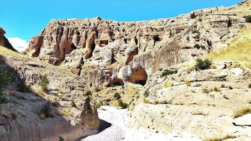 Newly discovered canyon dazzles locals