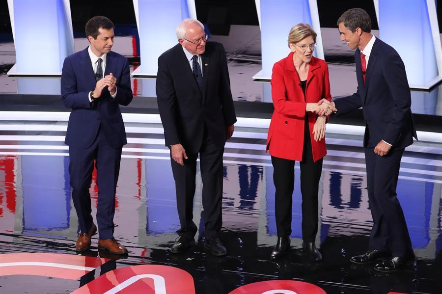 Democratic debate features Warren, Sanders in progressive showdown