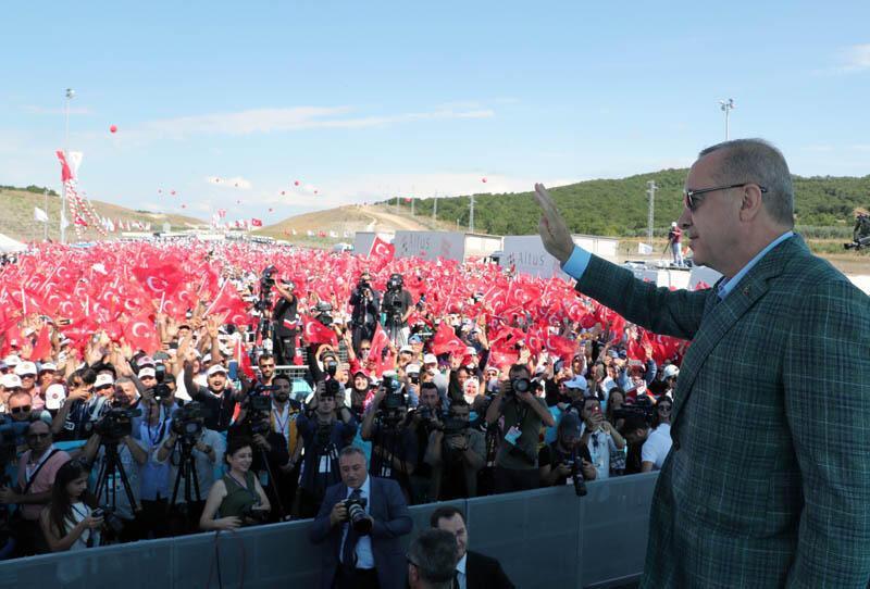 Erdoğan warns of cross-border op into east of Euphrates