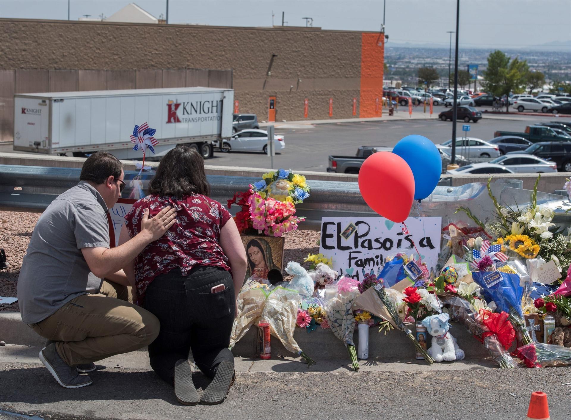 Trump says hate has no place after two mass shootings