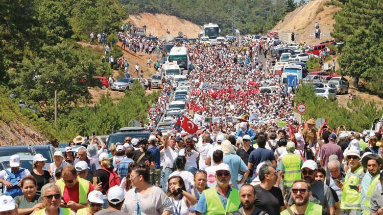 Thousands march against planned gold mine in Kaz Mountains