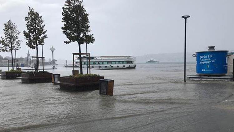 Heavy rain hits Istanbul, kills one