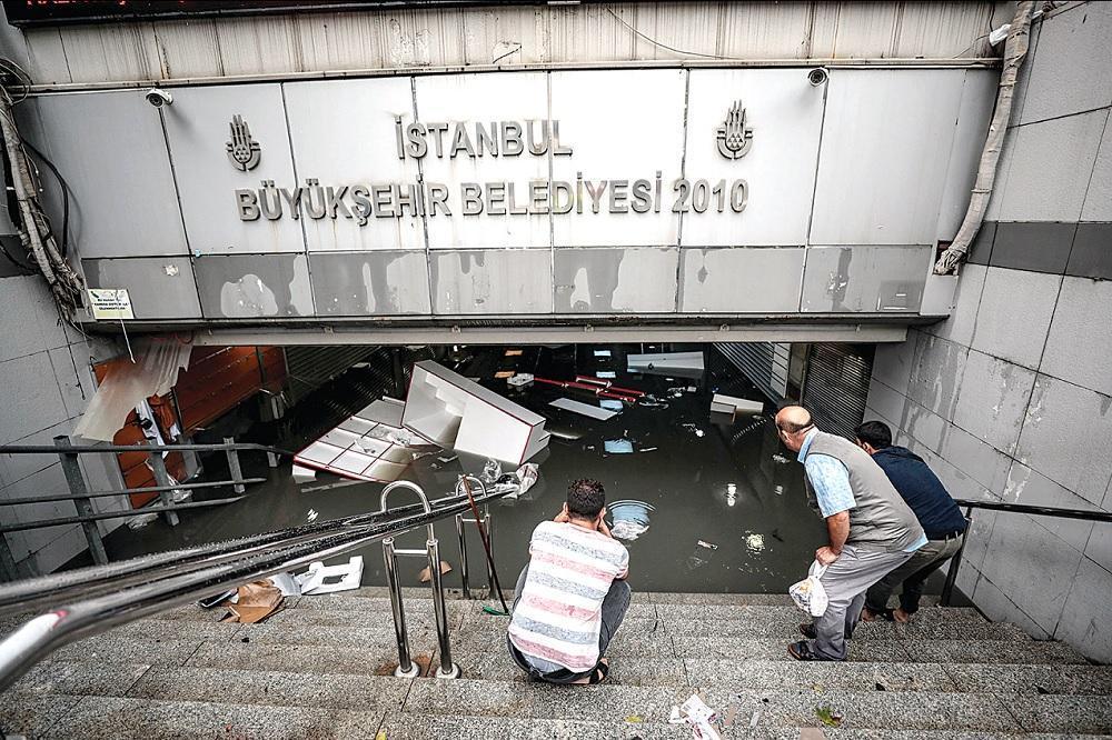 Istanbul recovers after heavy rains