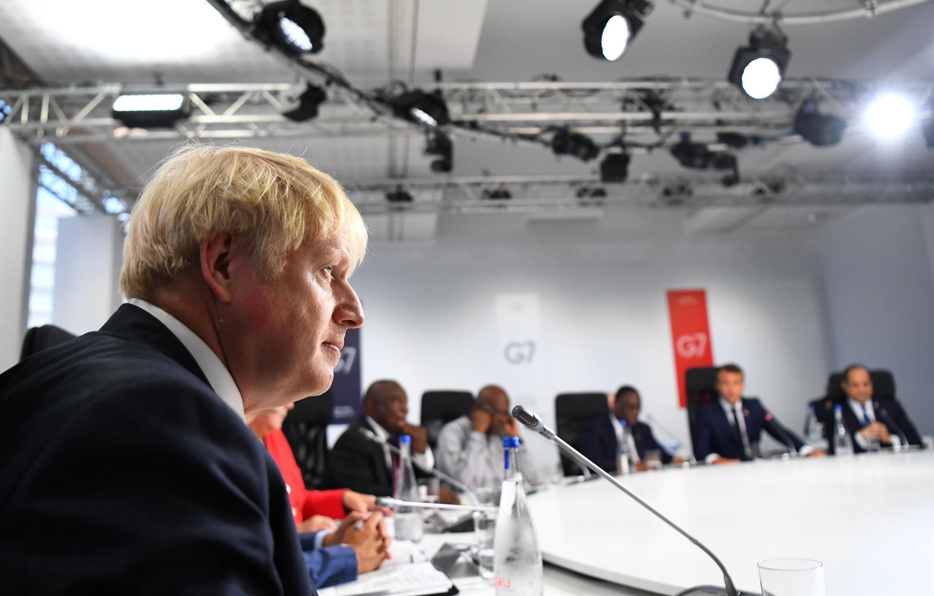 Johnson acknowledges touch and go prospects for Brexit deal