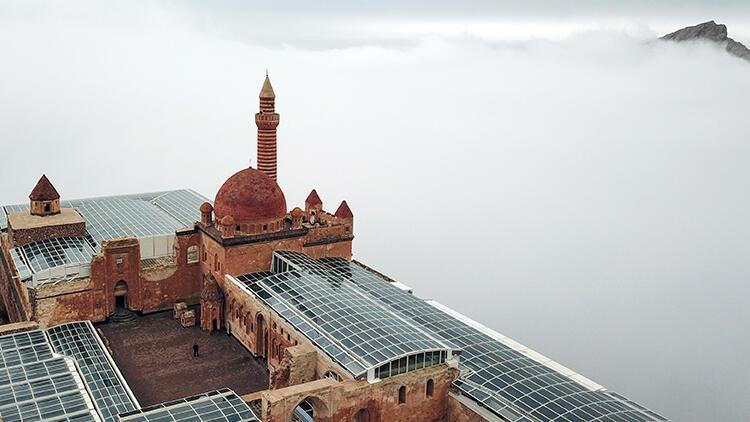 An Ottoman palace in Anatolia: İshak Paşa
