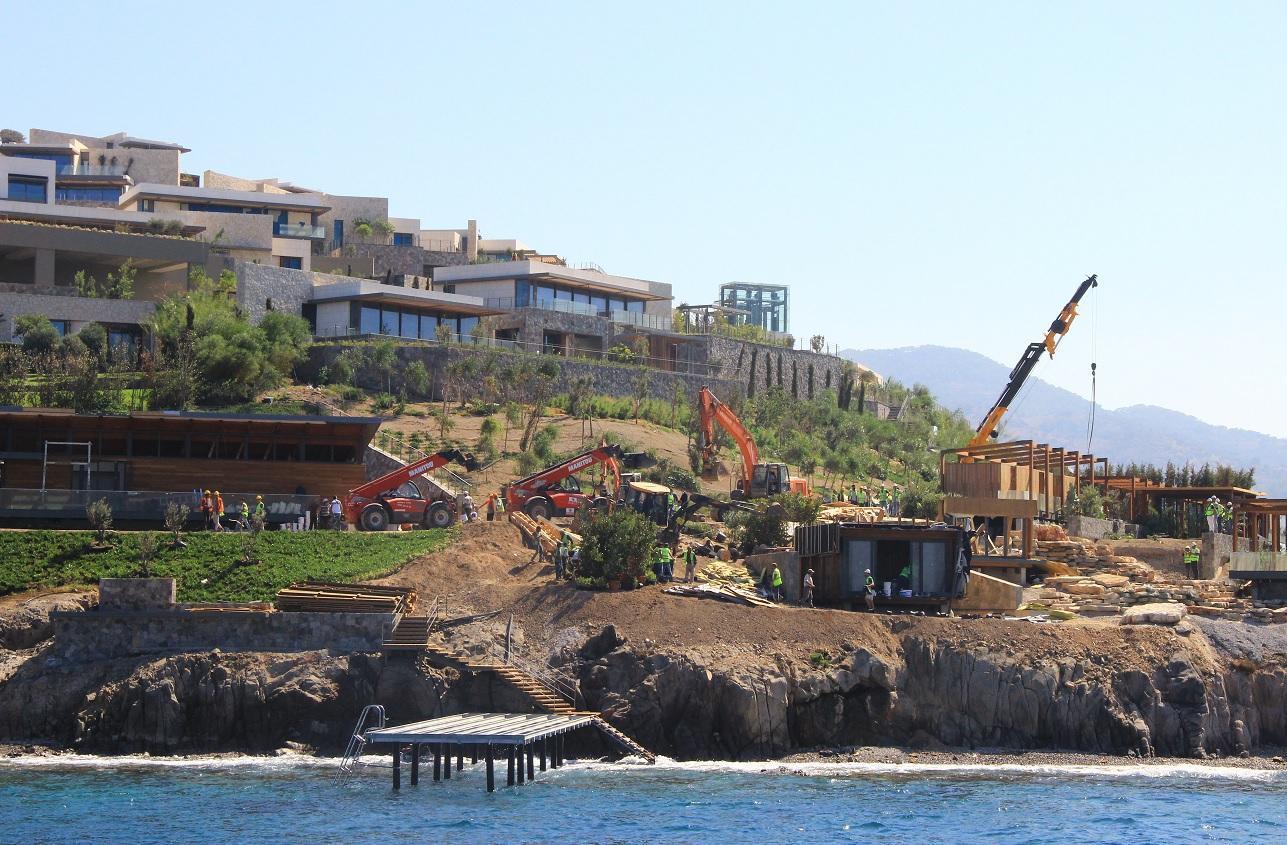 Demolition of illegal buildings starts in Bodrum