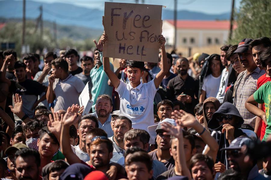 UN calls on Greece to end overcrowding of refugee camps