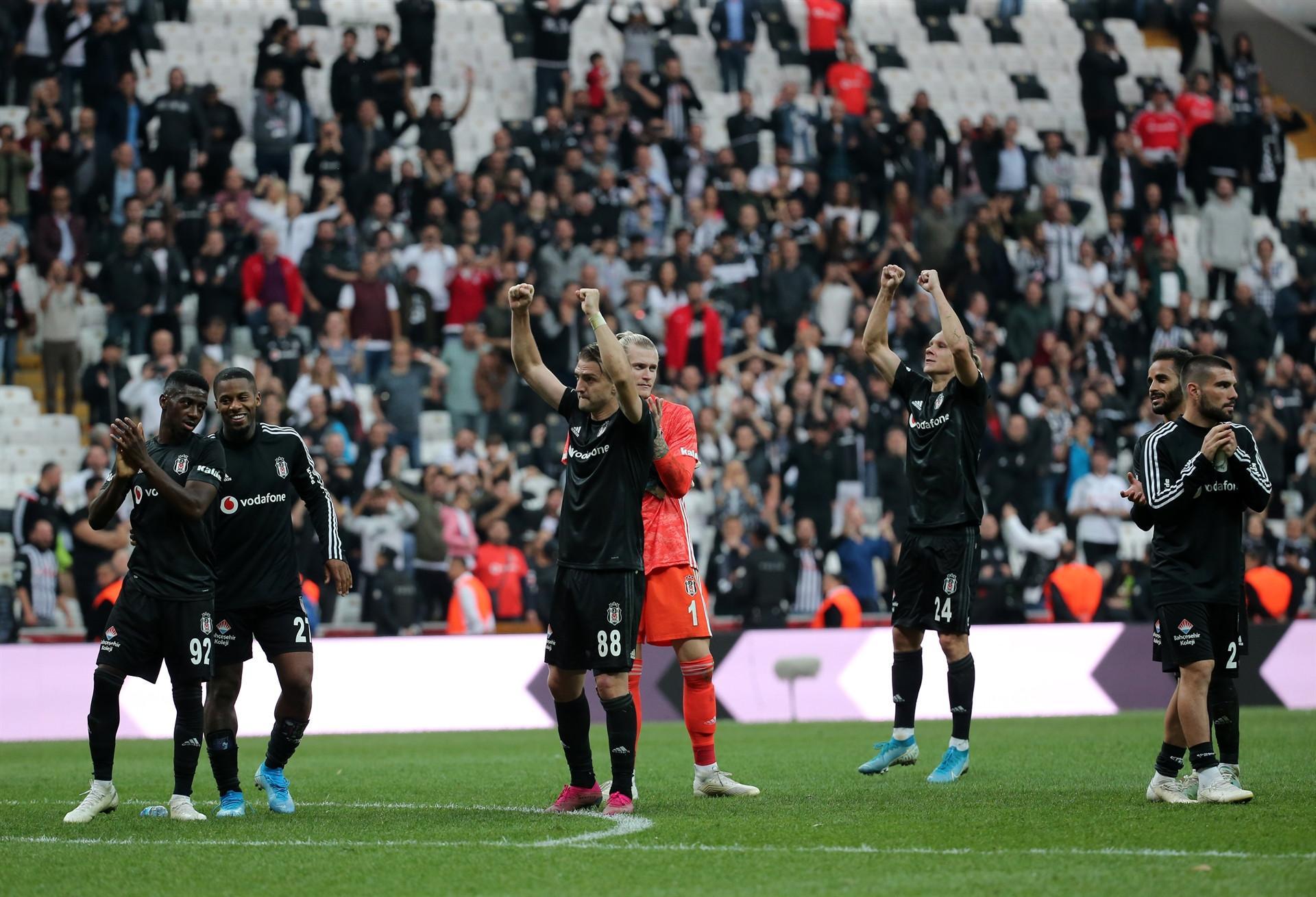 Beşiktaş beats league leader at home