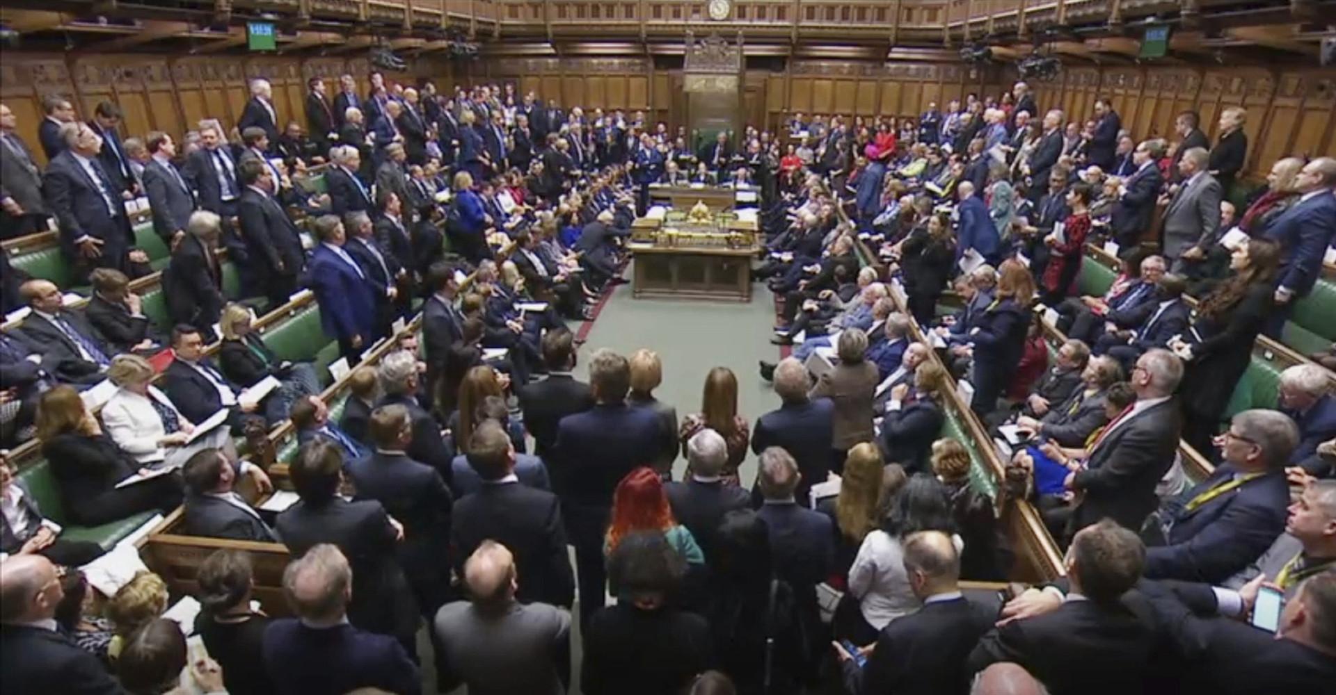 UK lawmakers to vote on whether to delay Brexit decision