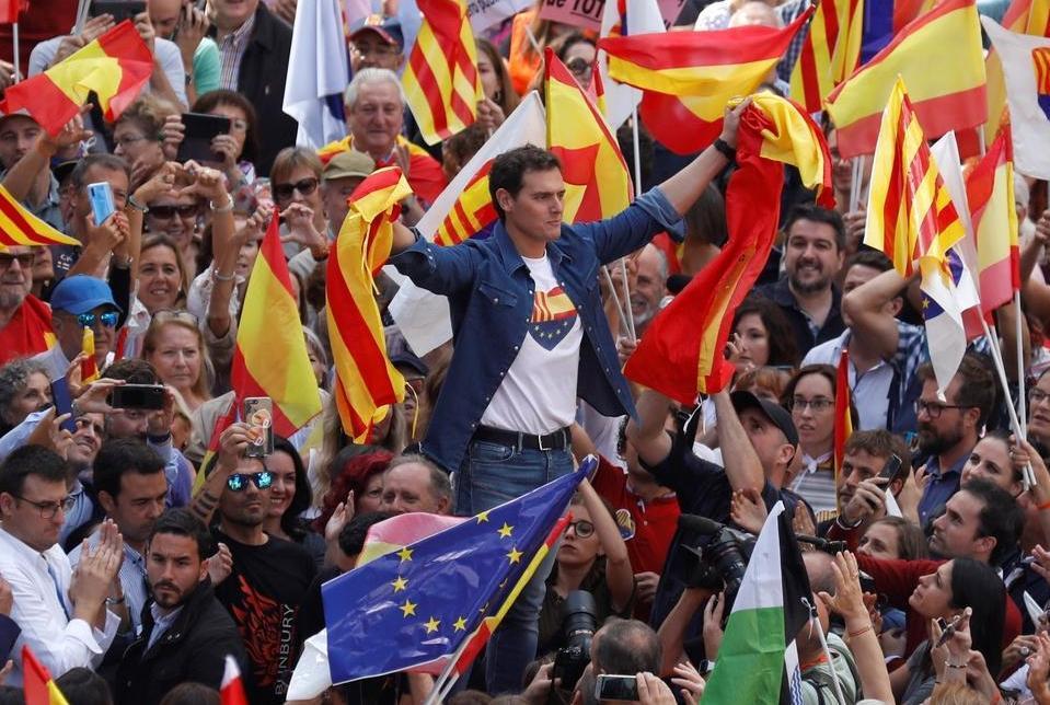 Anti-separatists rally in Barcelona after pro-independence unrest