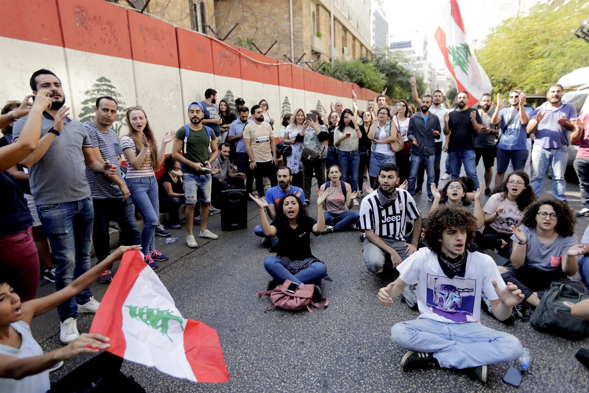 Mass protests continue in Lebanon despite reform plan