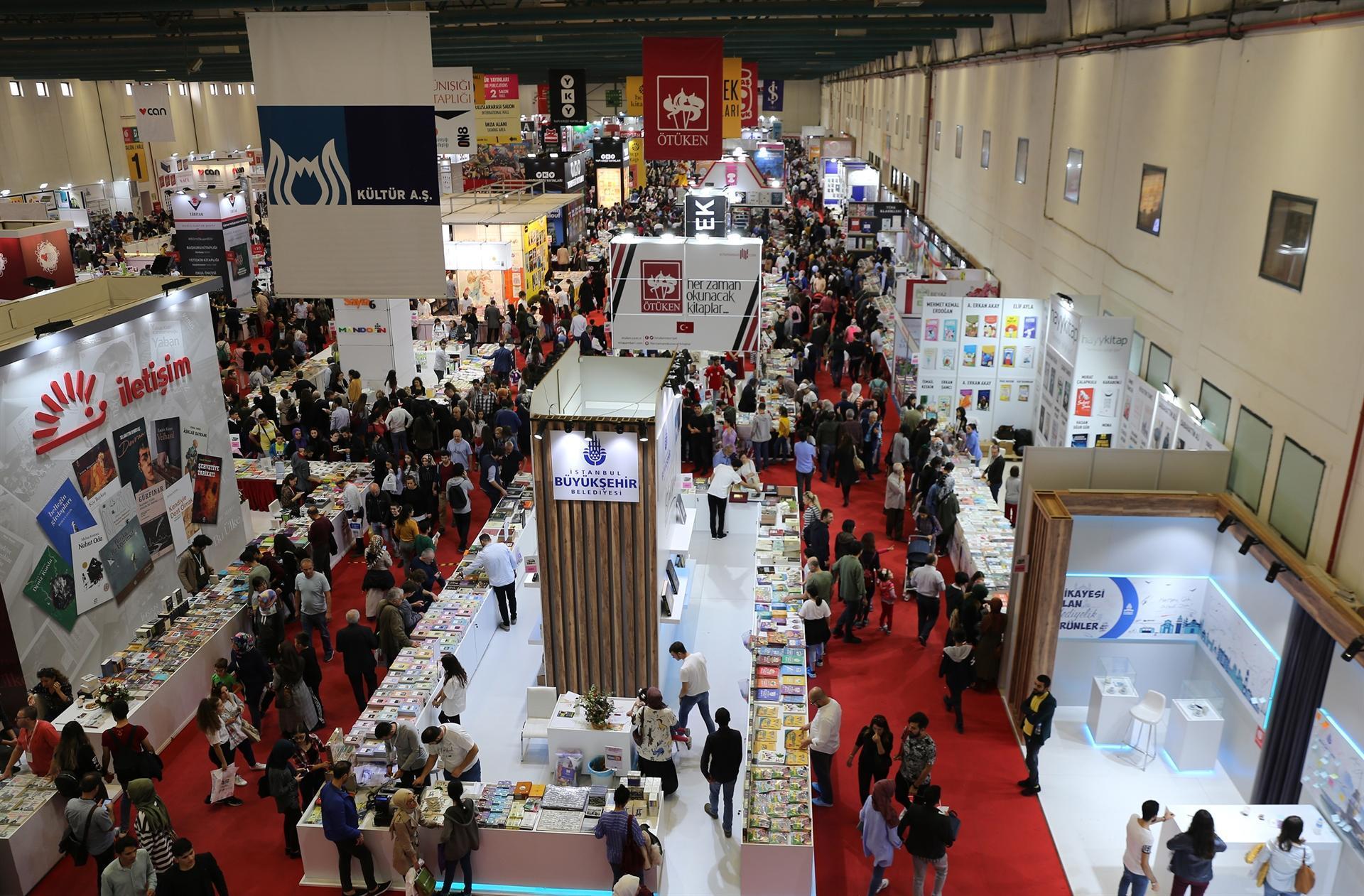 Over 600,000 visited Istanbul book, art fairs