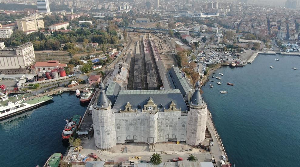 New roof of Istanbul’s landmark train station unveiled