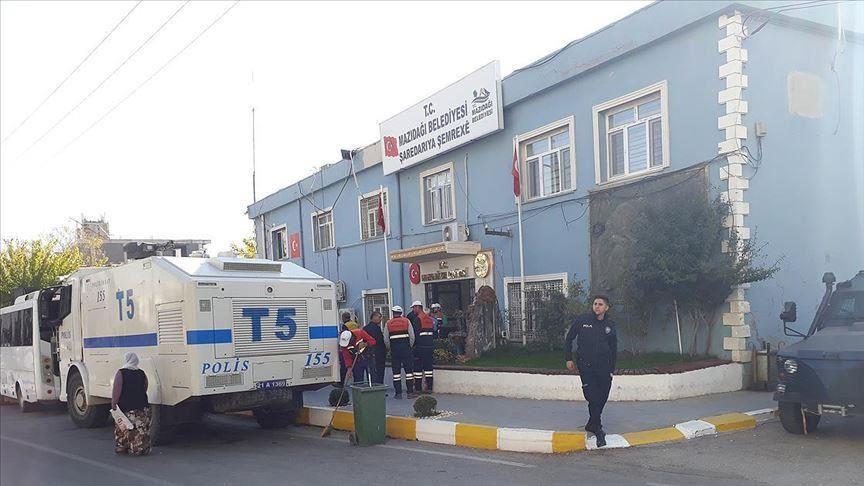 4 mayors dismissed over alleged terror links
