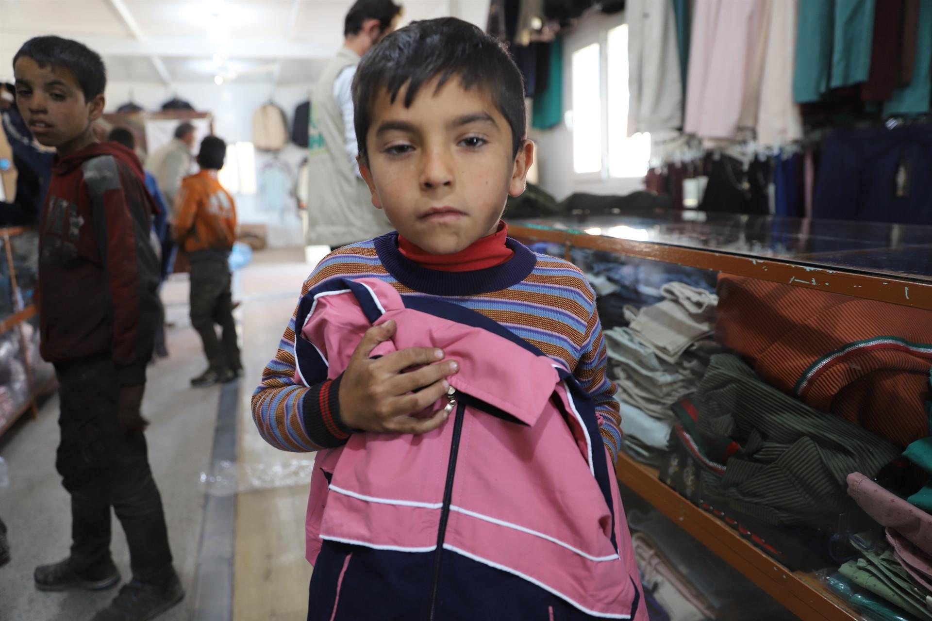 Turkish aid body makes childrens day with gifts