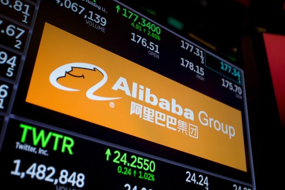 Alibaba shares jump 8 percent in debut on Hong Kong stock exchange