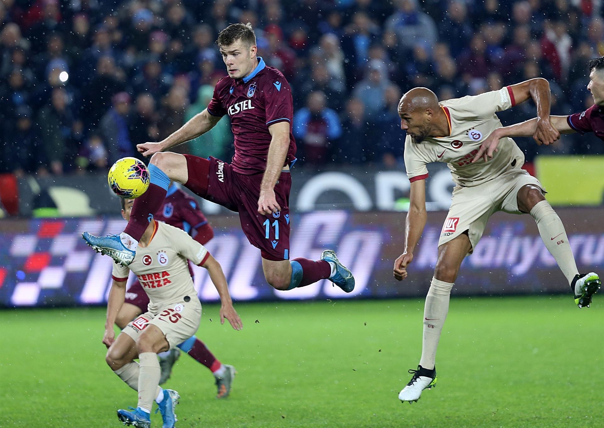 Trabzonspor draw Galatasaray 1-1 in Turkish Super Lig