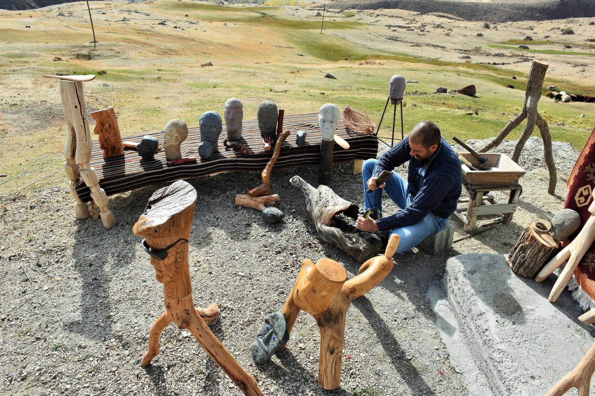 Shepherd by day, sculptor by night: Inspiring story from Turkey’s east