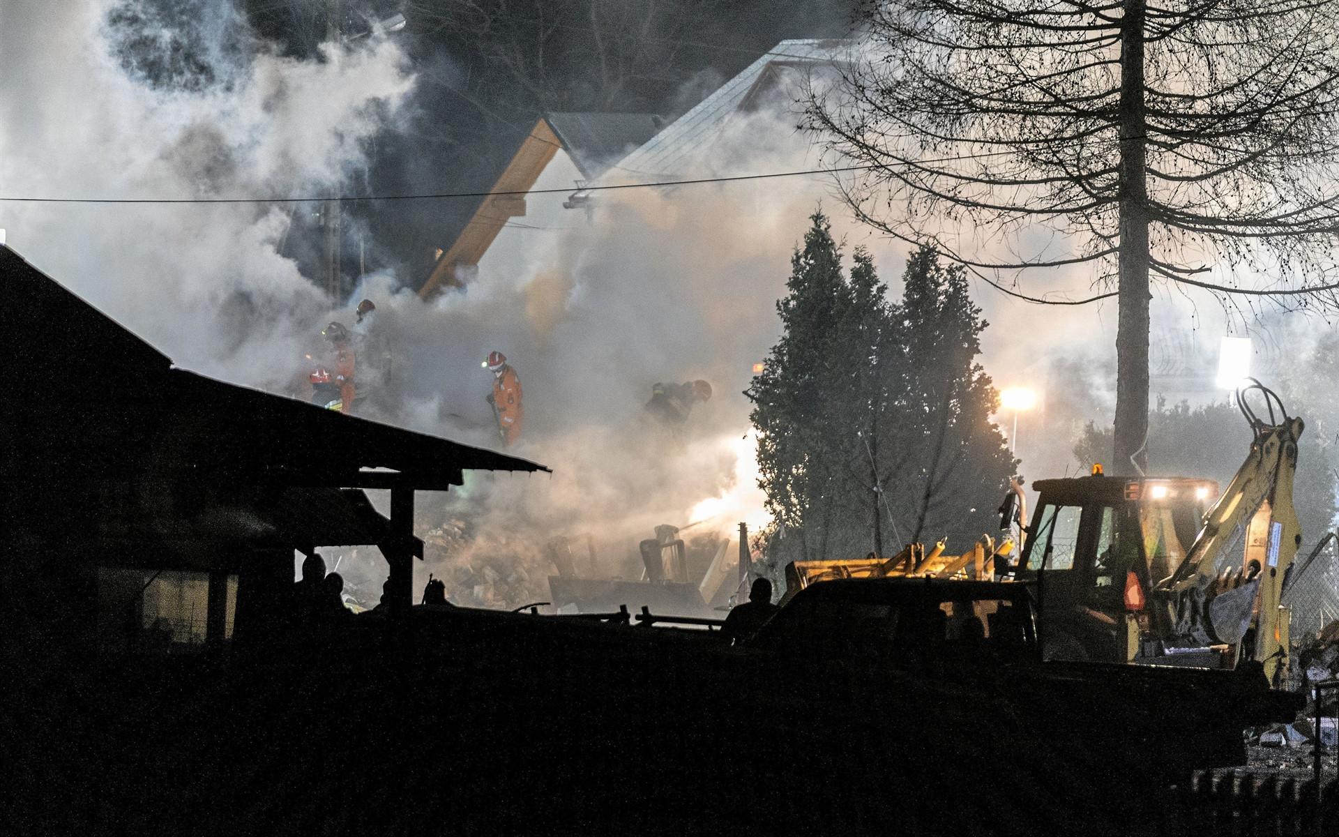 4 people killed, 4 missing in gas blast in Poland