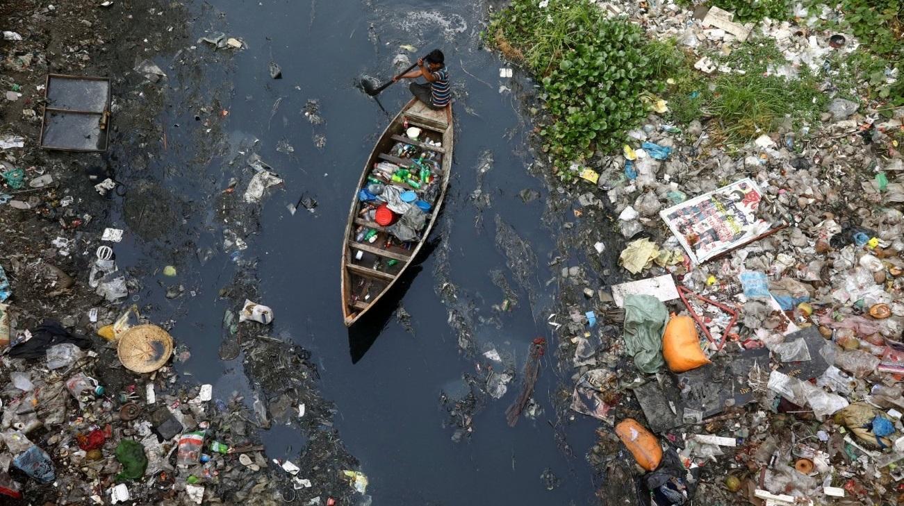 Indonesia to reduce marine plastic waste 70 percent by 2025