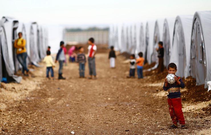 EU should increase funds for Syrian refugees, official says