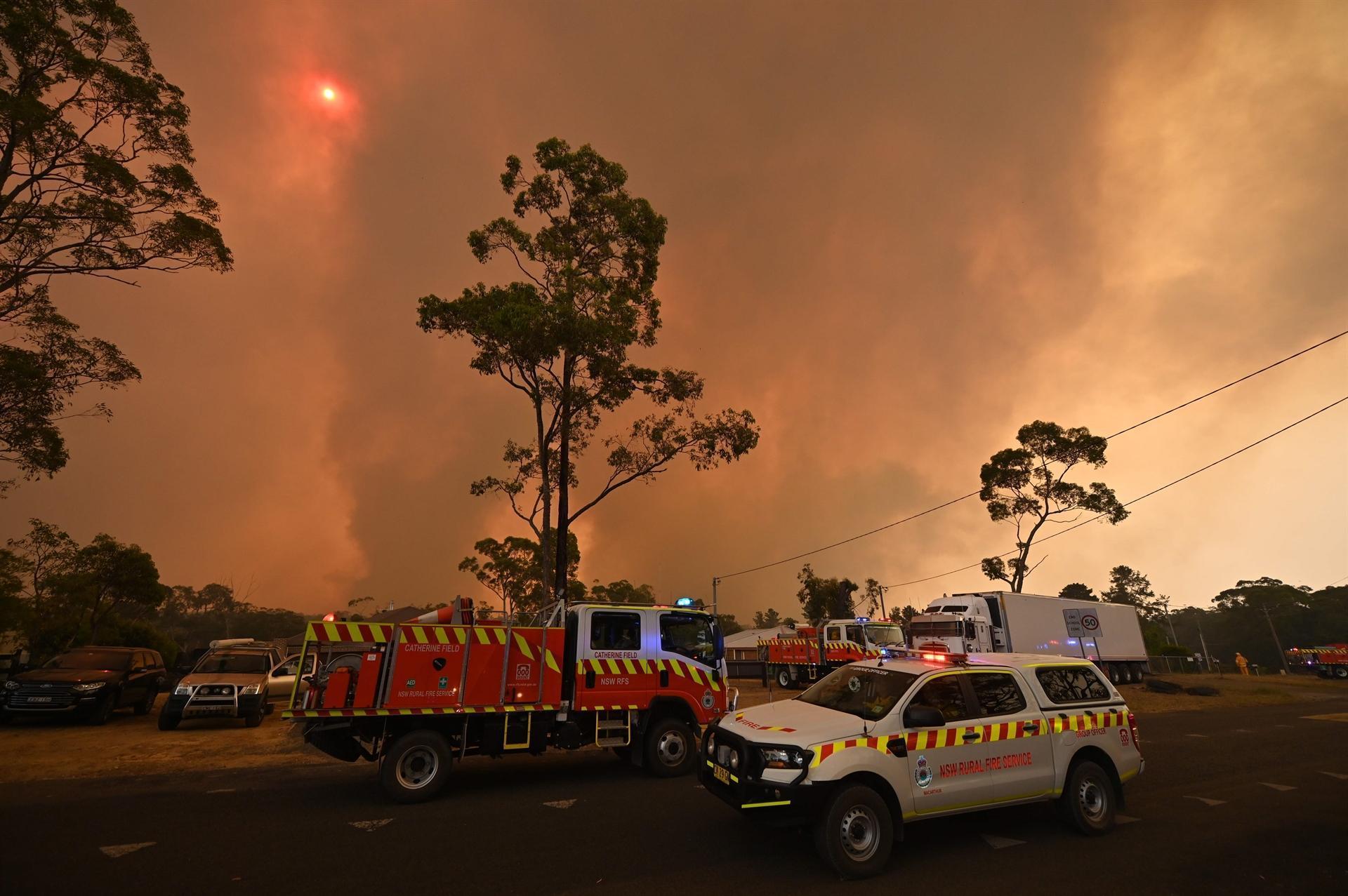 Catastrophic conditions as bushfires rage in Australia