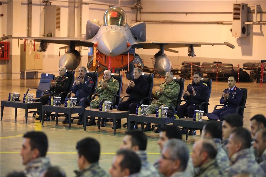 Defense minister and commanders visit soldiers in the new year