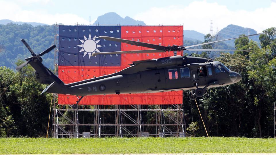 Taiwans military chief killed in helicopter crash