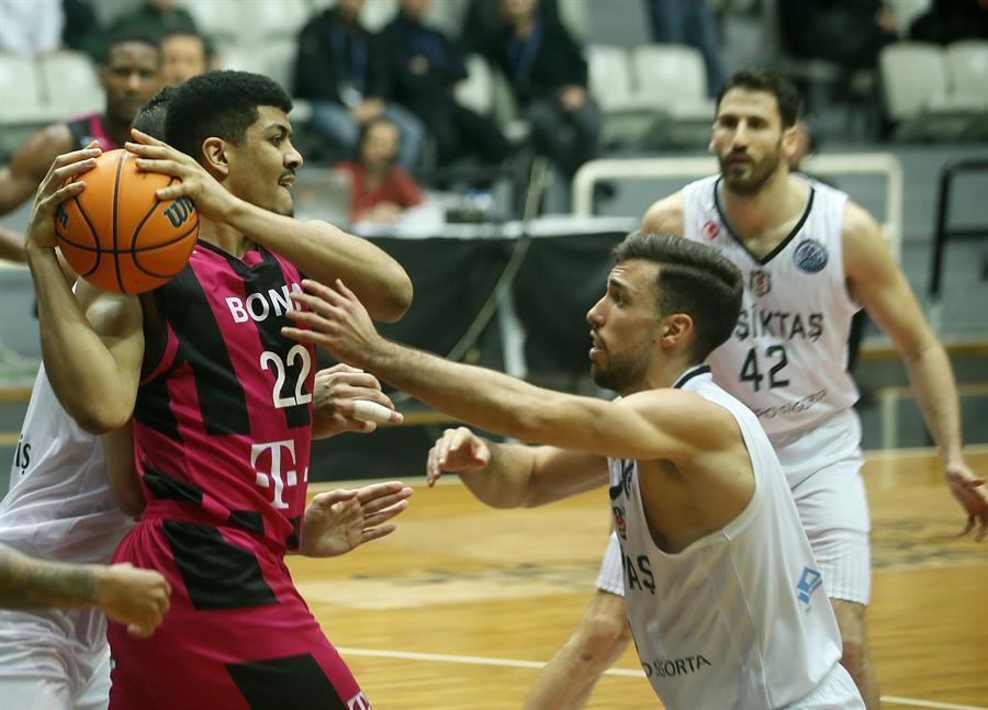 Beşiktaş beat Telekom Baskets Bonn 80-76 in FIBA Champions League