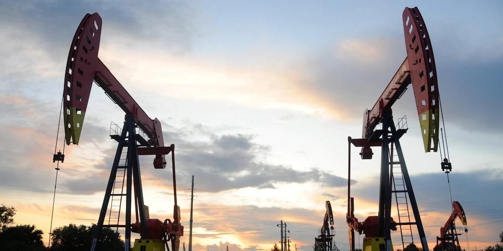 Oil prices down with lost gains after Trumps comments