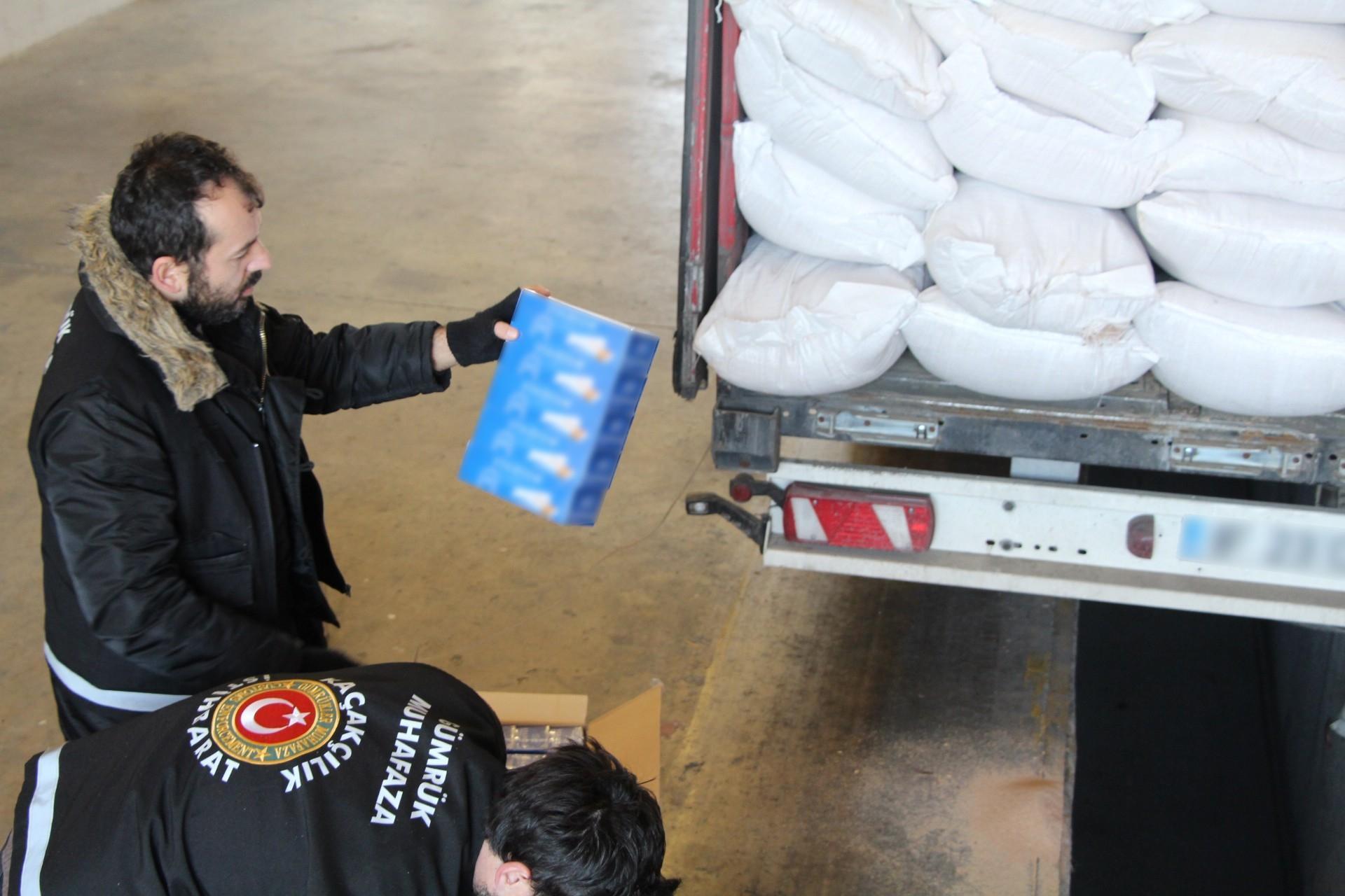 Nearly 15 mln contraband tobacco rolling papers seized in Turkey