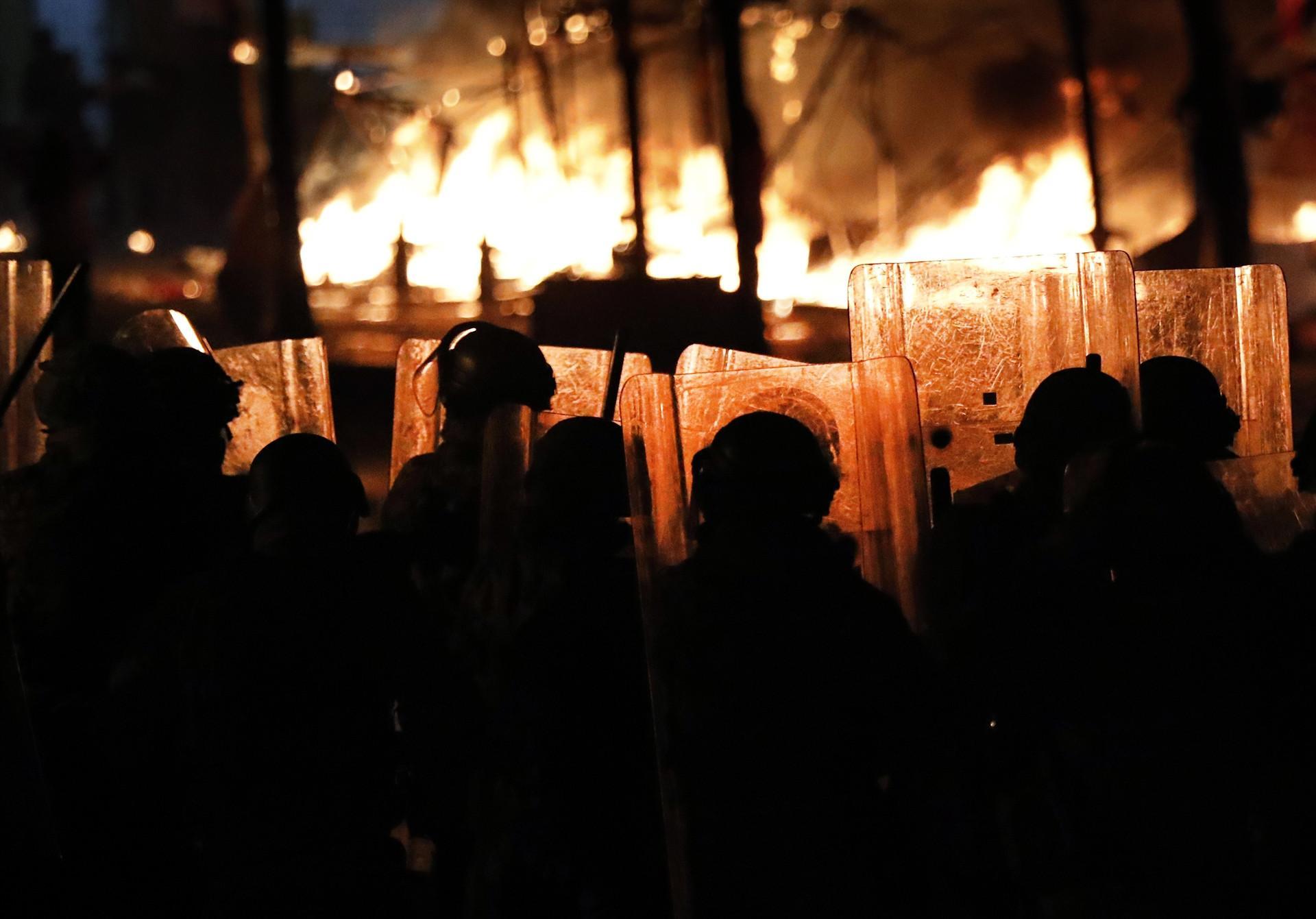 Lebanon to release protesters detained after night of riots