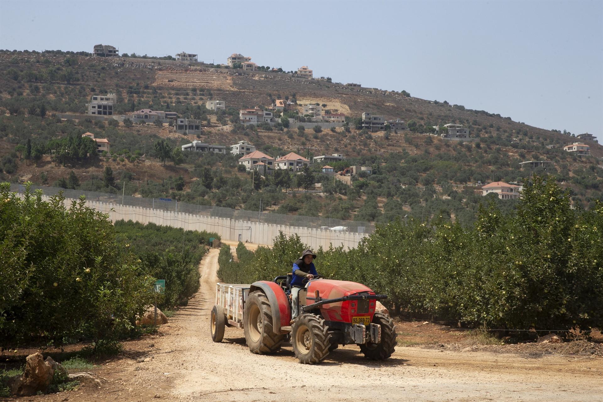 Israel starts to install sensors along Lebanon border