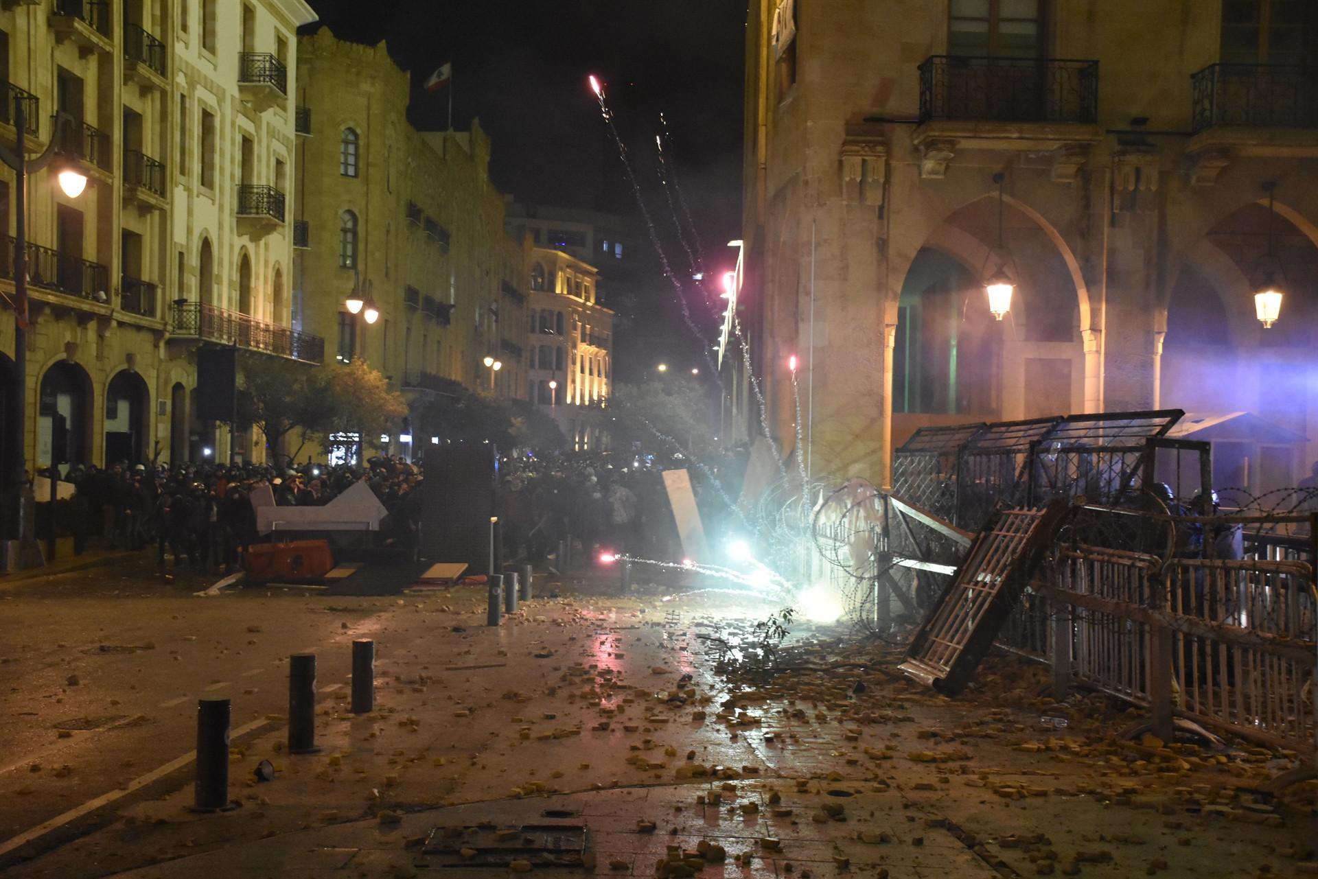 Hundreds wounded in weekend of Lebanon clashes