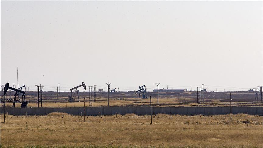 US troops block Russian forces way to oil fields in Syria