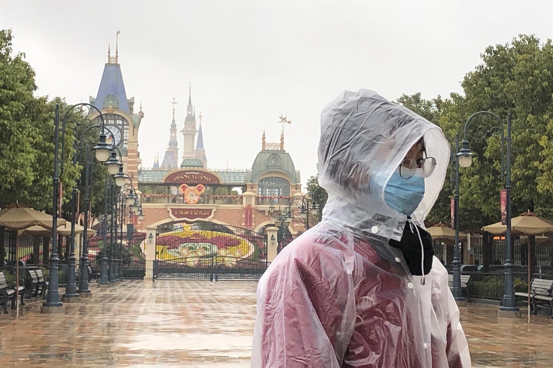 Outbreak casts pall over China new year as deaths surpass 40