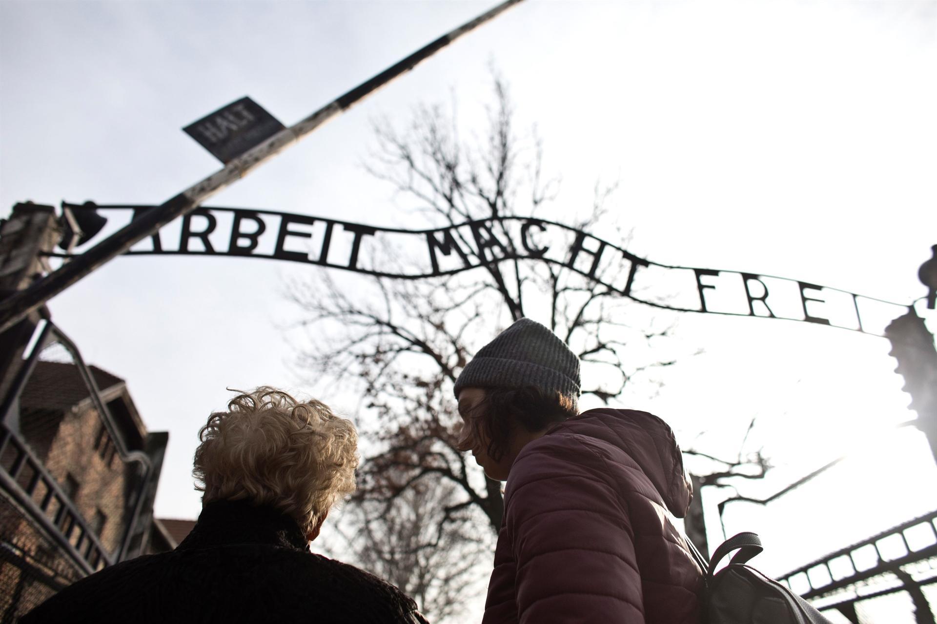 Survivors return to Auschwitz 75 years after liberation