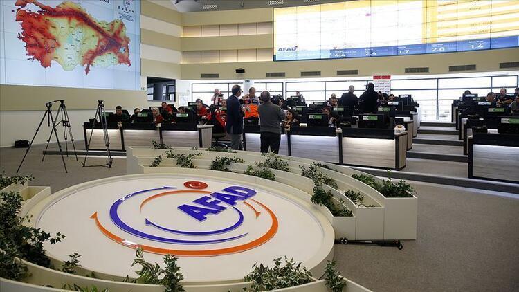 Quake-stricken Turks rush to attend AFAD’s rescue volunteer programs