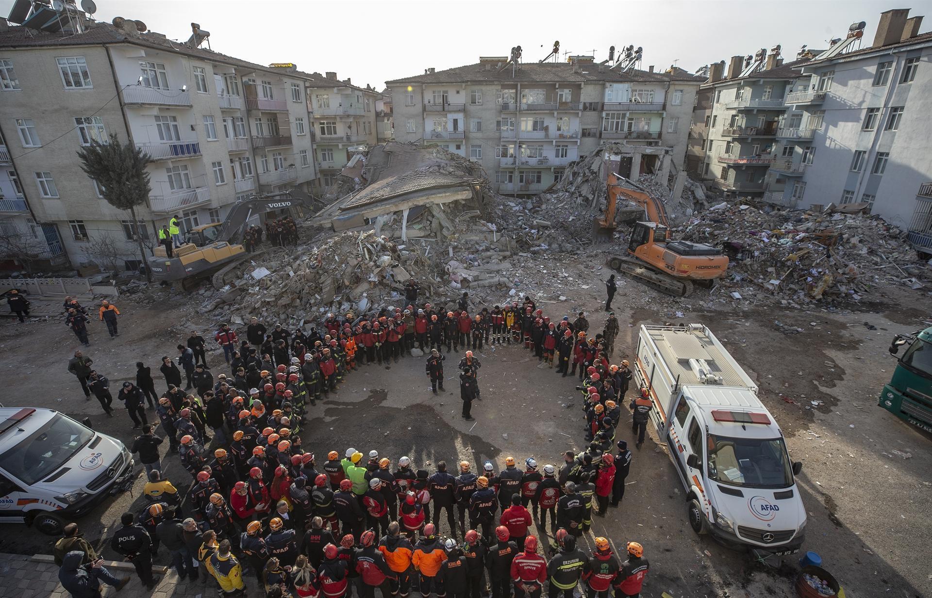 Rescuers find last quake victim; death toll hits at least 41