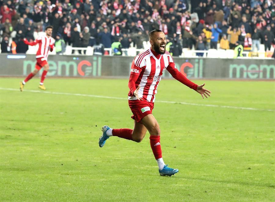 Sivasspor salvage draw with stoppage time goal