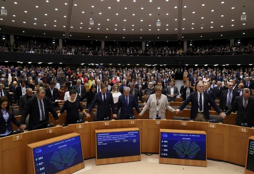 Tears and cheers as EU lawmakers give final nod to Brexit