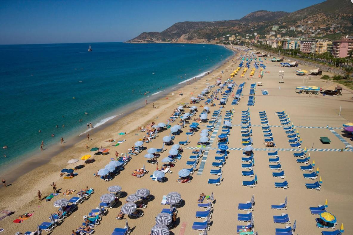 Antalya hosts record number of foreign visitors in January